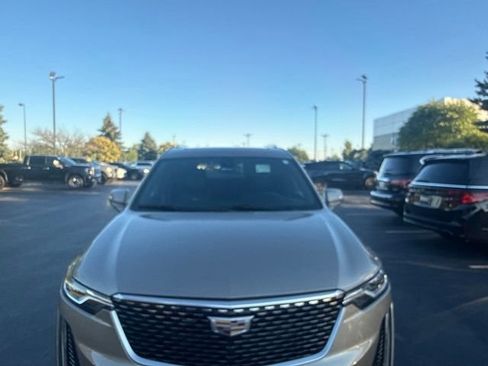 Used 2022 Cadillac XT6 Premium Luxury AWD/4WD image 3
