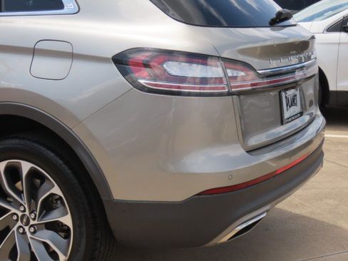 Used 2023 Lincoln Nautilus Reserve AWD/4WD image 14