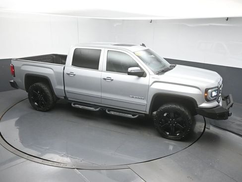Used 2017 GMC Sierra 1500 SLT w/ Enhanced Driver Alert Package image 39