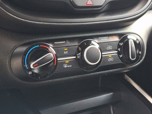 Used 2021 Kia Soul LX FWD image 16