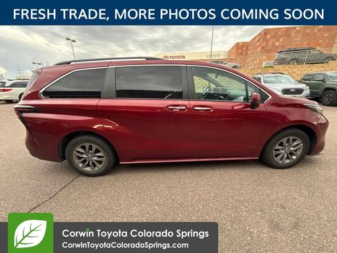 Used 2023 Toyota Sienna XLE w/ XLE Plus Package AWD/4WD image 10