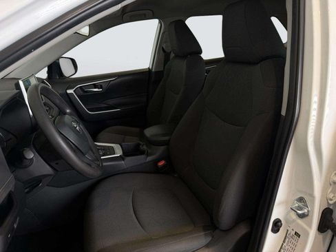 Used 2024 Toyota RAV4 XLE AWD/4WD image 29