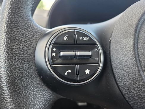 Used 2025 Kia Soul LX w/ LX Technology Package FWD image 13
