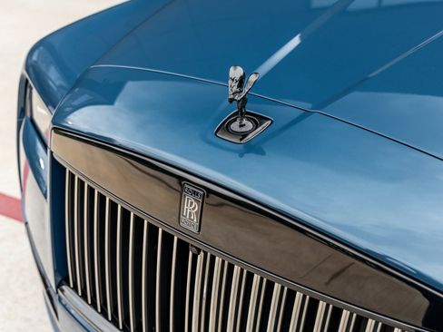 New 2026 Rolls-Royce Cullinan Black Badge image 19