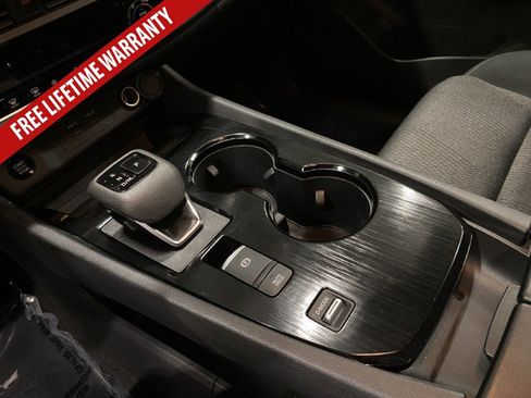 Used 2025 Nissan Rogue SV FWD image 35