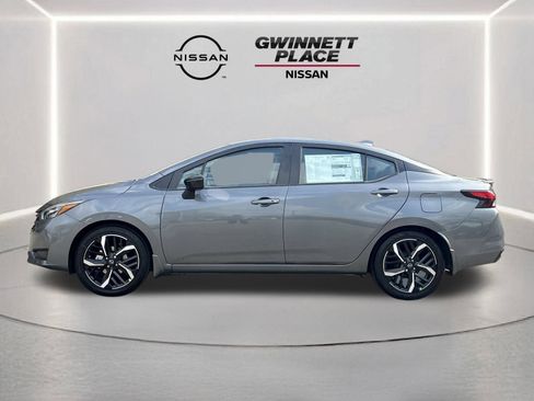 New 2025 Nissan Versa SR image 19