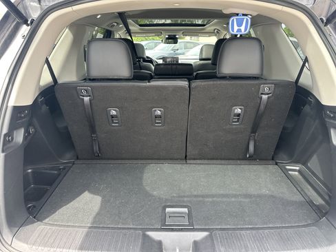 Used 2023 Honda Pilot Touring image 12