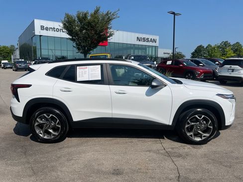 Used 2024 Chevrolet Trax LT w/ Driver Confidence Package FWD image 7