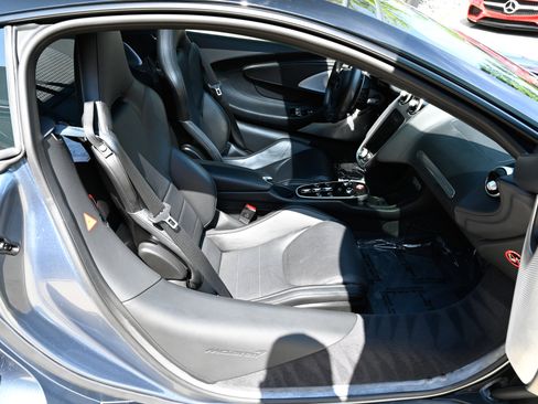 Used 2023 McLaren GT RWD image 41