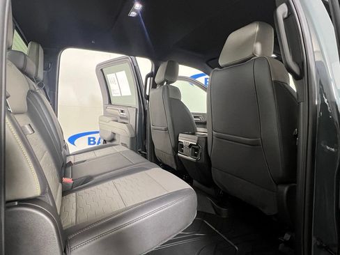 Used 2025 Chevrolet Silverado 2500 ZR2 w/ Technology Package AWD/4WD image 13