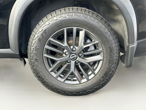 Used 2023 Nissan Rogue S FWD image 11