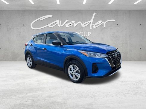 New 2025 Nissan Kicks Play S image 2