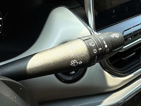 Used 2024 Jeep Compass Limited image 10