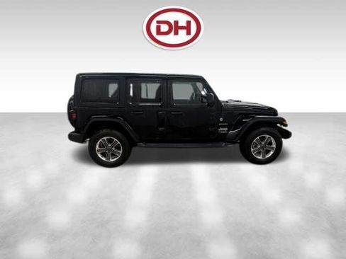 Used 2019 Jeep Wrangler Unlimited Sahara AWD/4WD image 2
