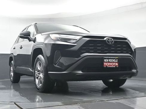Certified 2023 Toyota RAV4 XLE w/ Convenience Package image 40