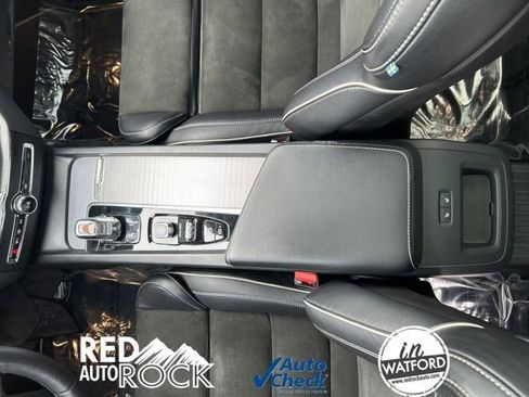 Used 2019 Volvo XC60 T8 R-Design w/ Advanced Package image 14