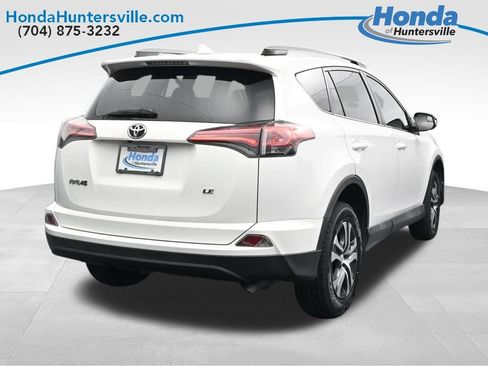 Used 2017 Toyota RAV4 LE FWD image 3