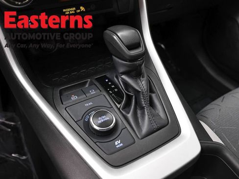 Used 2022 Toyota RAV4 XLE image 13