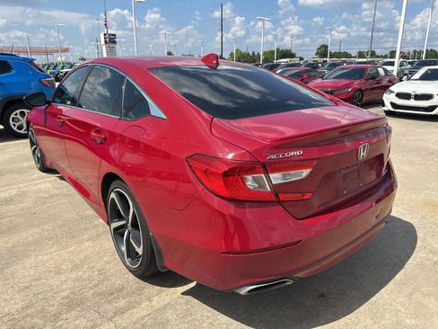 Used 2018 Honda Accord Sport image 2