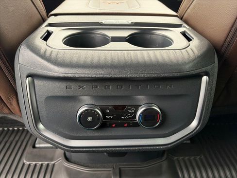 Used 2025 Ford Expedition Max King Ranch AWD/4WD image 26