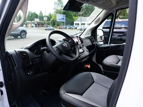 Used 2026 RAM ProMaster 2500 w/ Convenience Group FWD image 19