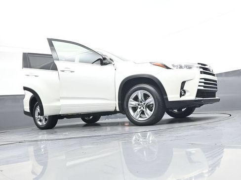 Used 2019 Toyota Highlander Limited FWD image 43
