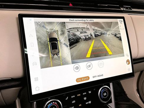 Used 2023 Land Rover Range Rover SE image 14