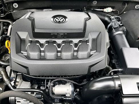 Used 2018 Volkswagen Passat 2.0T SE image 30