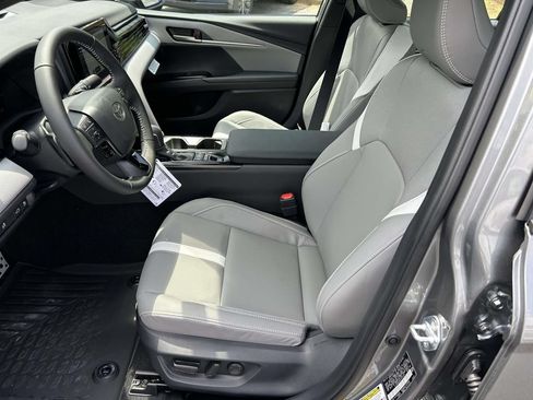 New 2026 Toyota Camry SE FWD image 14