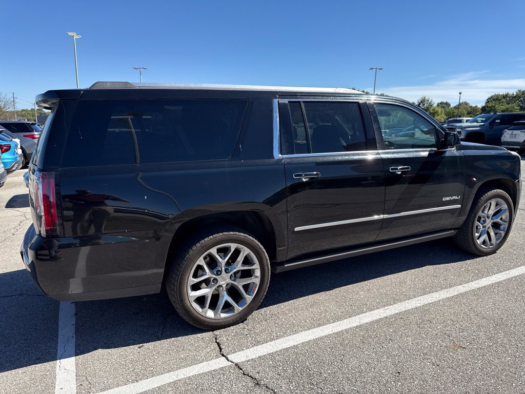 Used 2016 GMC Yukon XL Denali w/ Open Road Package AWD/4WD image 3