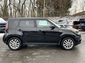 Used 2017 Kia Soul + w/ UVO Package video 3