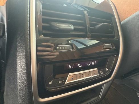 Used 2019 BMW X7 xDrive50i w/ Premium Package image 17