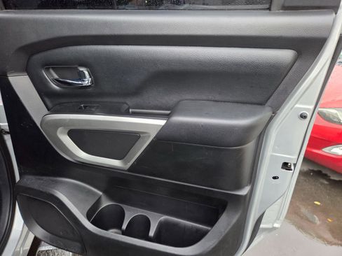 Used 2016 Nissan Titan SV RWD image 10