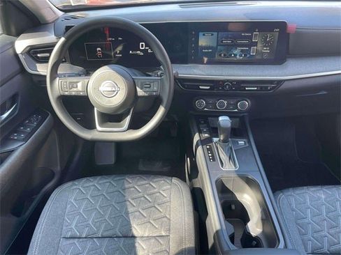 New 2025 Nissan Kicks SV w/ SV Premium Package image 12