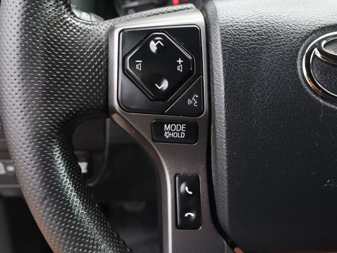 Used 2020 Toyota Tacoma TRD Sport AWD/4WD image 26