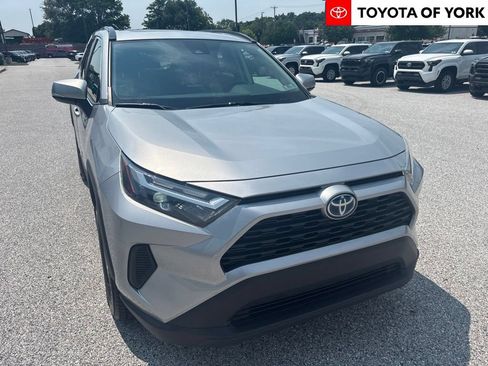 Used 2022 Toyota RAV4 XLE w/ Convenience Package AWD/4WD image 1