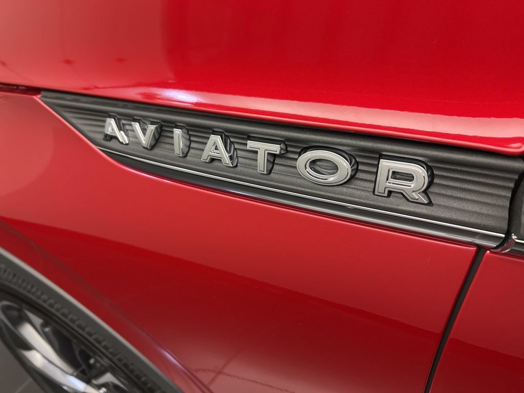 Used 2026 Lincoln Aviator Reserve AWD/4WD image 41