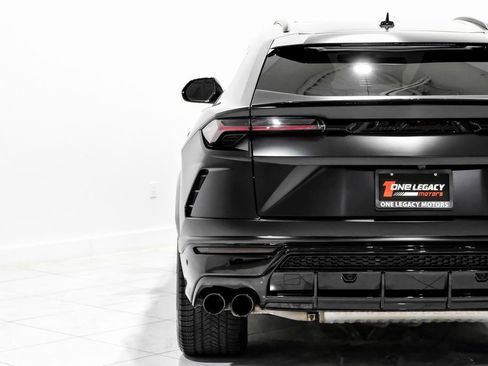 Used 2021 Lamborghini Urus AWD/4WD image 28