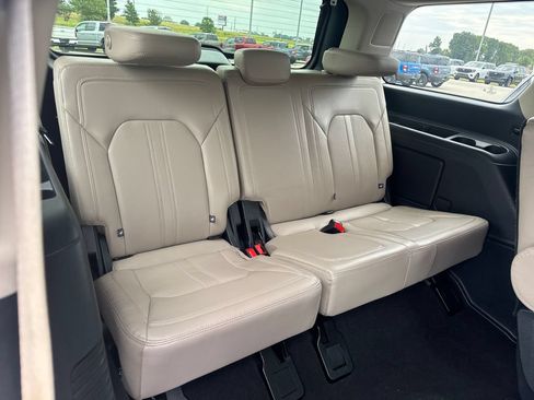 Used 2024 Ford Expedition Limited AWD/4WD image 6