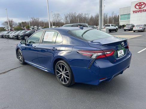 Used 2024 Toyota Camry SE image 14