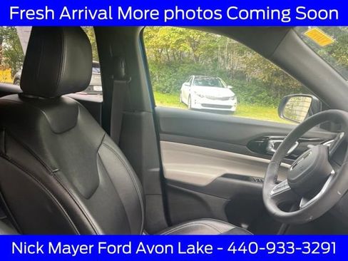 Used 2025 Jeep Compass Limited AWD/4WD image 12