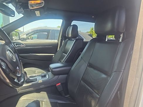 Used 2019 Jeep Grand Cherokee Limited w/ Luxury Group II AWD/4WD image 10