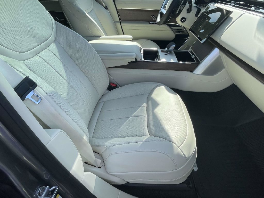 New 2026 Land Rover Range Rover SE AWD/4WD image 17