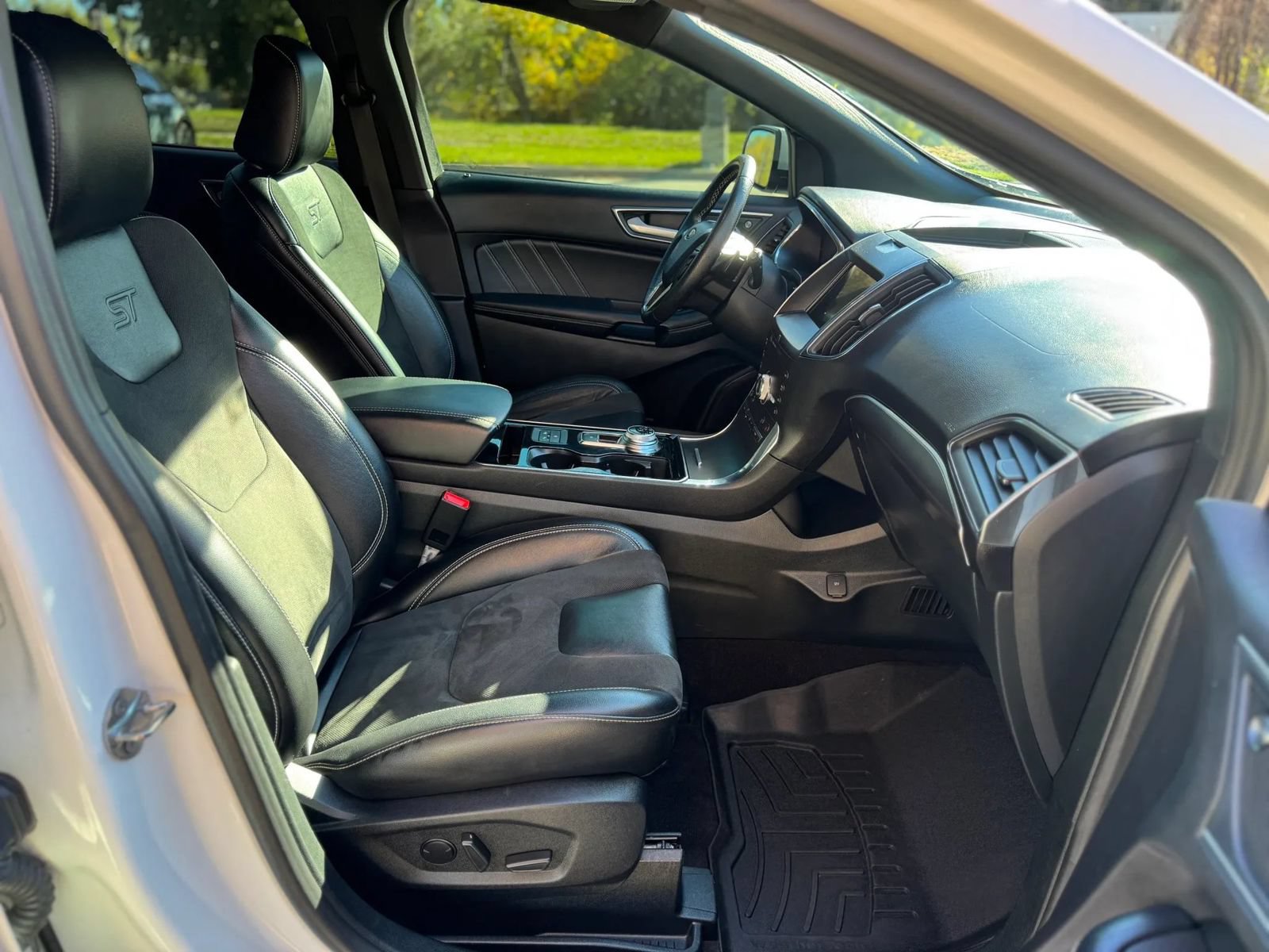 Used 2020 Ford Edge ST w/ Equipment Group 401A AWD/4WD image 18