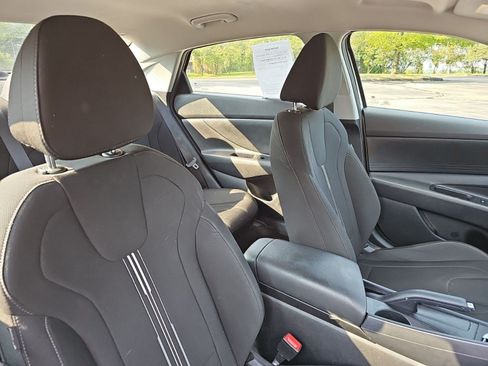 Used 2022 Hyundai Elantra SEL w/ Cargo Package FWD image 12