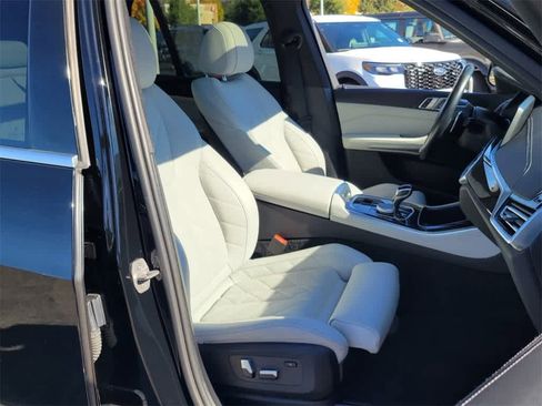 Used 2023 BMW X5 xDrive40i image 14
