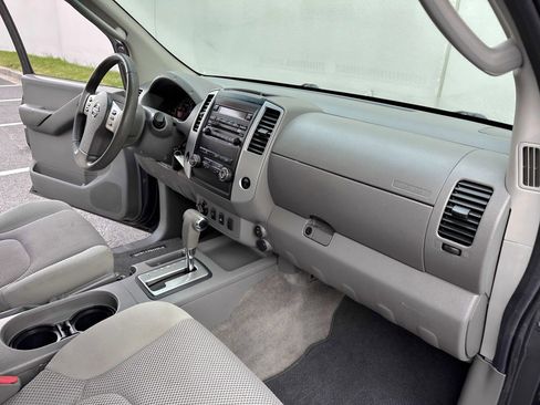 Used 2011 Nissan Frontier SV w/ SV Premium Utility Pkg image 28