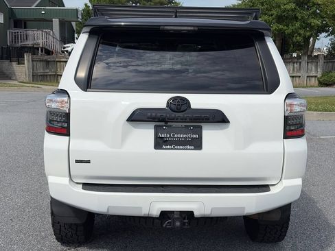 Used 2021 Toyota 4Runner Venture w/ Moonroof Package AWD/4WD image 7