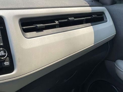 Used 2022 Honda HR-V LX image 27