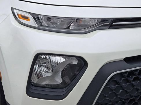 Used 2021 Kia Soul S FWD image 2